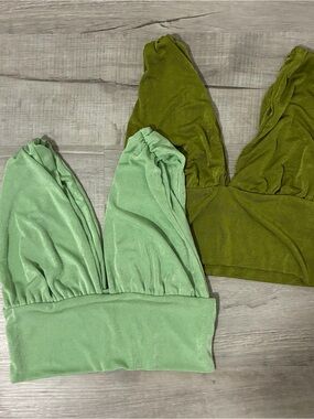 bundle of two cropped tank tops